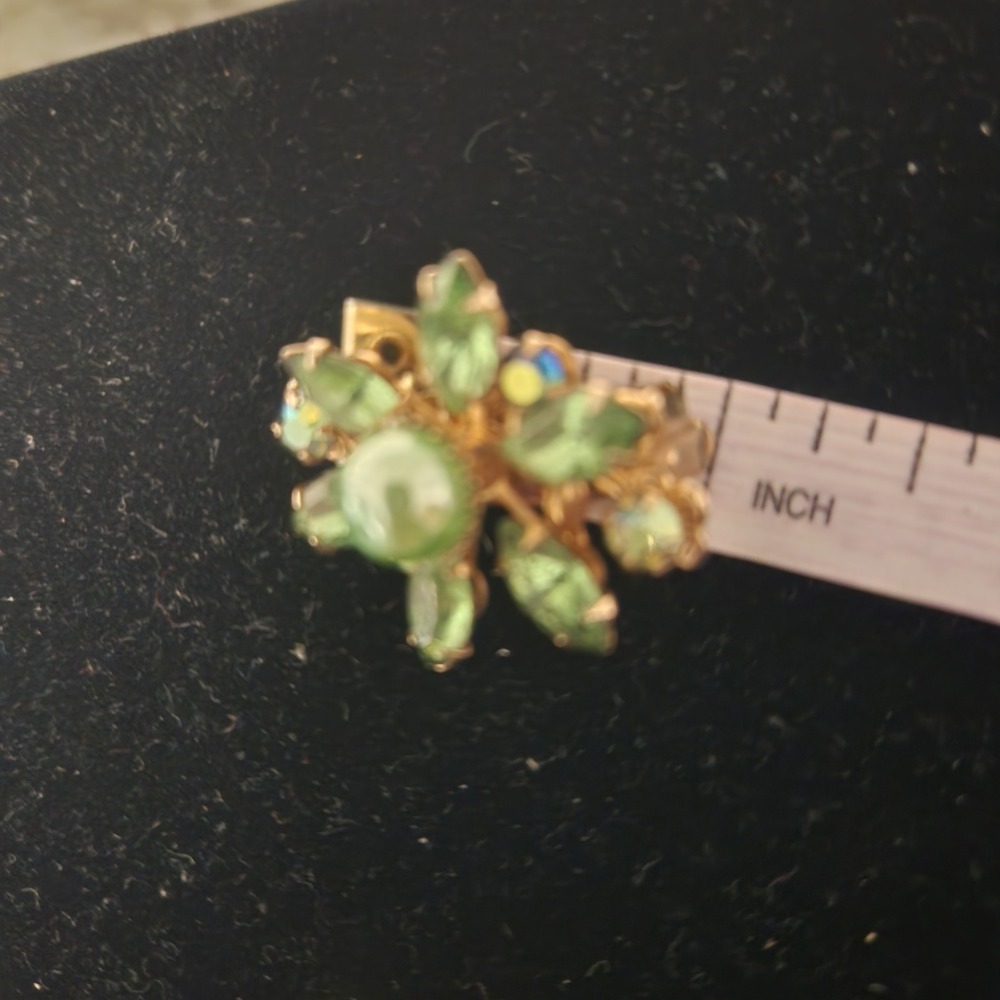Sparkling Green Rhinestone Flower Clip On Earrings‎ Gold Tone Vintage - Picture 8 of 12